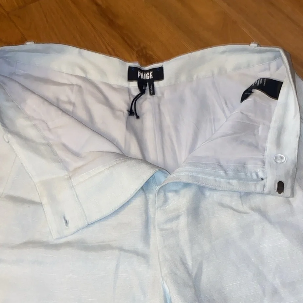 NWOT PAIGE Andie Short in Ice Flow size 10